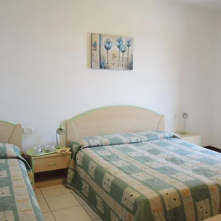 Leopardi - Gemini Apartament *